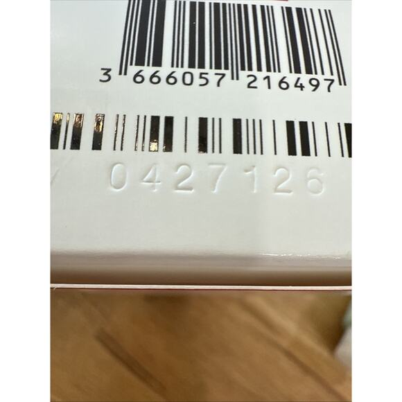 Clarins Purifying Gentle Foaming Cleanser - 4.2 oz Cleanser EXP 07/29 - Picture 2 of 5